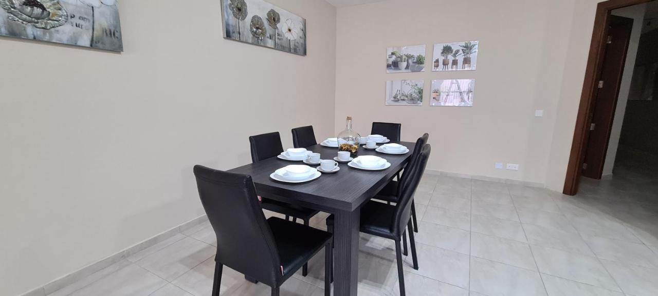 Large Apartment In Marsascala. Sleeps 6 Marsaskala Exterior photo