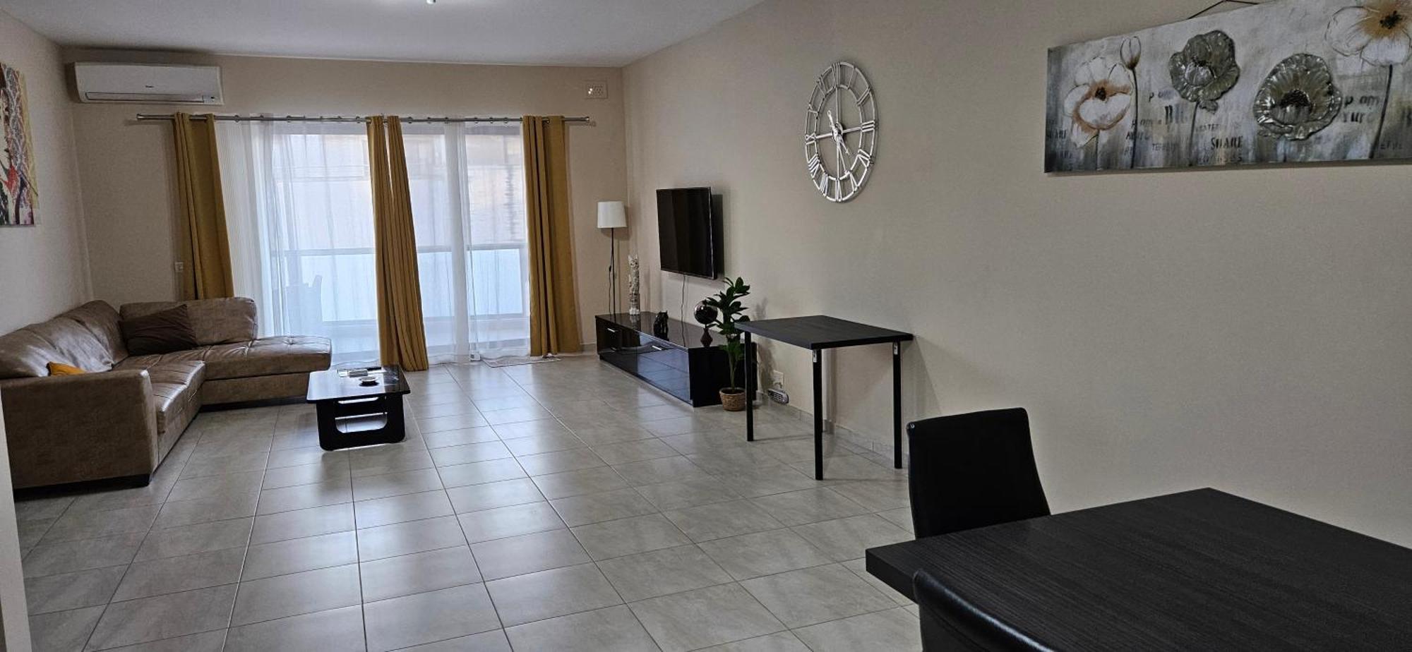 Large Apartment In Marsascala. Sleeps 6 Marsaskala Exterior photo